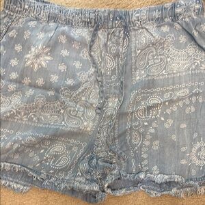 NWOT For The Republic Light Blue Paisley Shorts-100% Tencel Size L